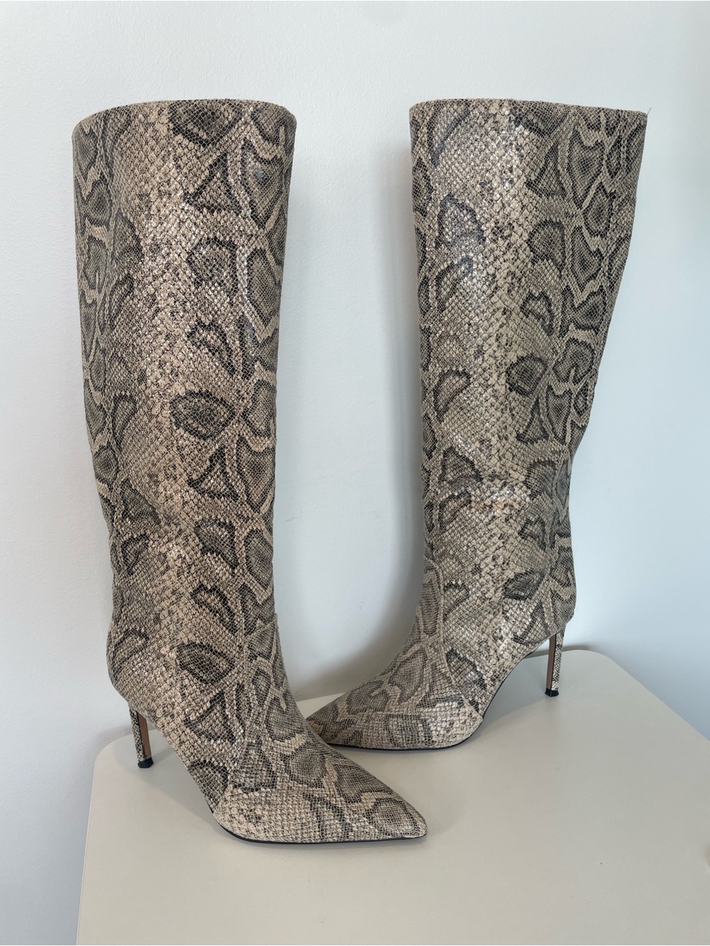 Express Snake Print Knee High Boots Pointed Toe Stiletto Heels Size 7 Western